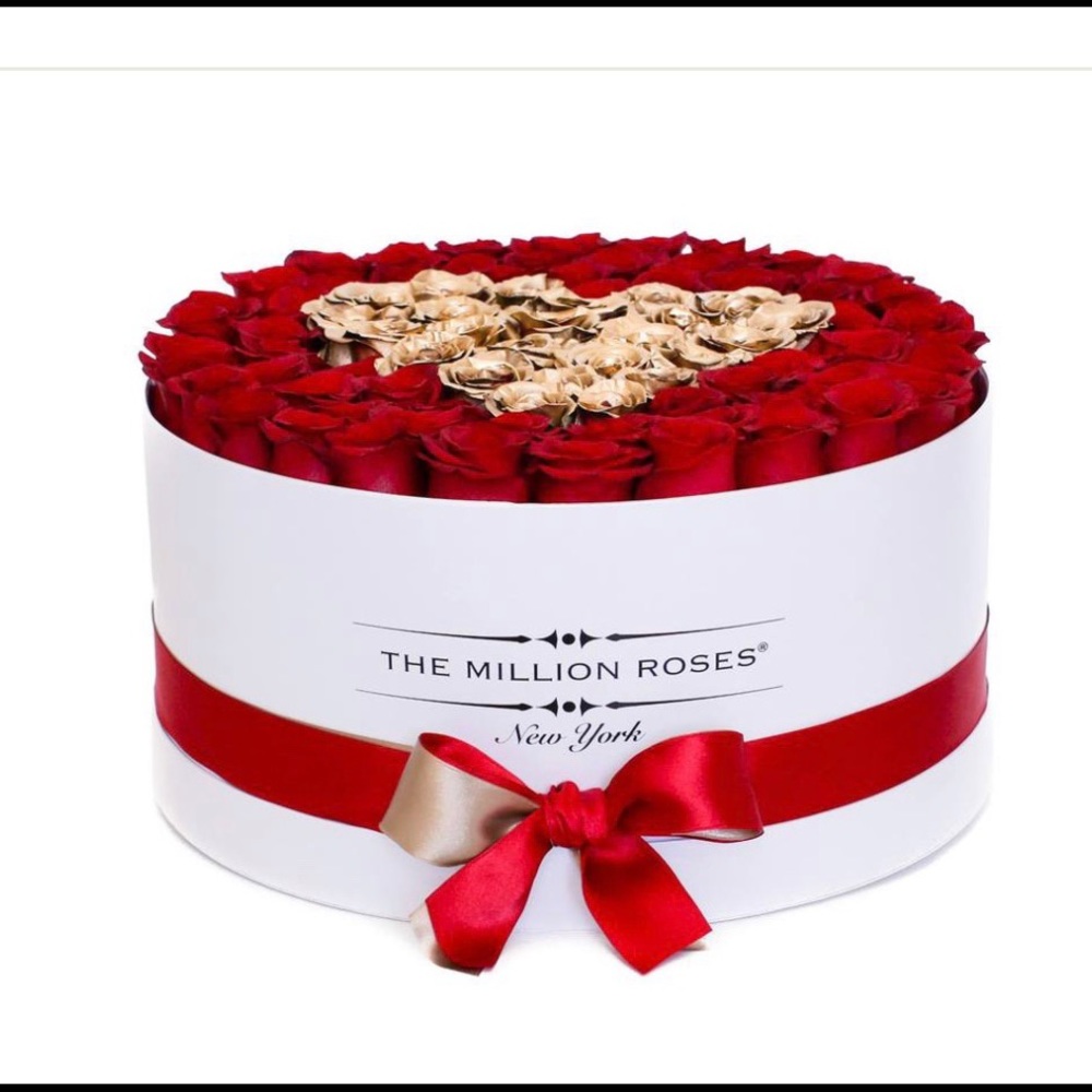 The Million Roses Deluxe box 24k gold deluxe roses